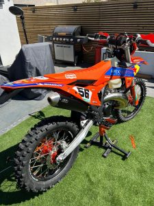 Custom KTM EXC EXCF 300cc Graphics - Graphics - How to fit Motocross Graphics like a PRO! Custom KTM EXC EXCF 300cc Graphics - Graphics - How to fit Motocross Graphics like a PRO!
